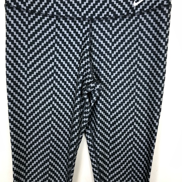 Nike Legend 2.0 Dri Fit Zig-Zag Capri Leggings Sz S - Picture 4 of 14